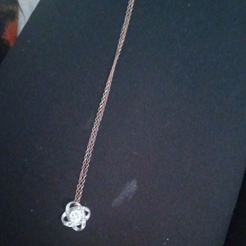 Elegant Silver Pendant Necklace